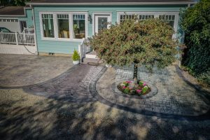 cobblestone decorative concrete with european fan walkway