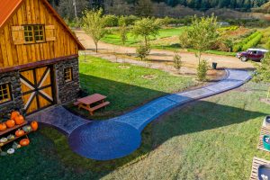 outdoor living space by oregon contractor