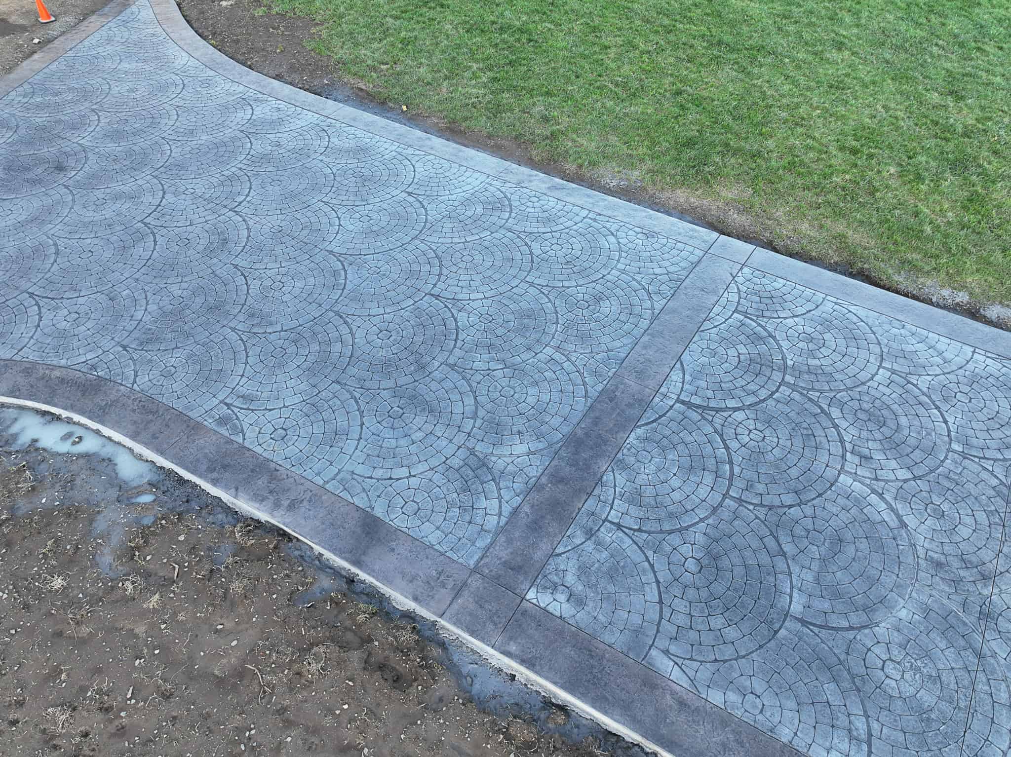 cobblestone concrete stamping driveway