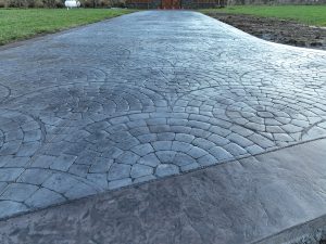 cobblestone concrete stamping driveway