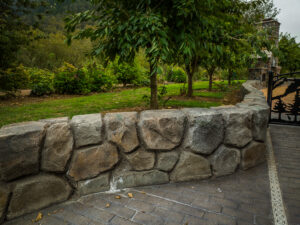 retaining wall random stone