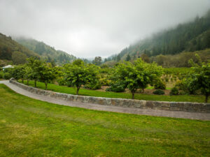 retaining wall random stone