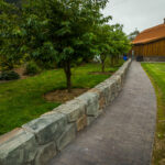 retaining wall random stone
