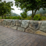 retaining wall random stone