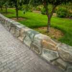 retaining wall random stone