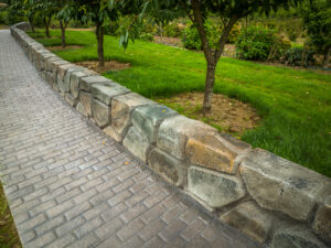 retaining wall random stone