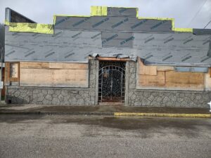 vertical stone overlay concrete