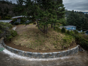 Retaining wall random stone concrete