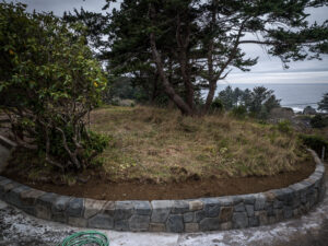 Retaining wall random stone concrete