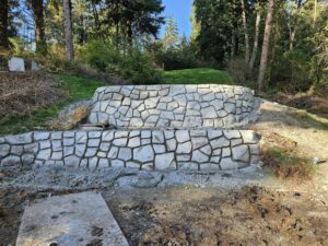 formless concrete retaining wall & hardscaping natural stone concrete