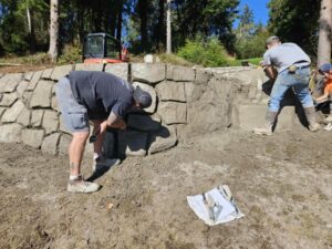 formless concrete retaining wall & hardscaping natural stone concrete