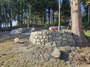 formless concrete retaining wall & hardscaping natural stone concrete