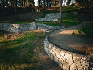 formless concrete retaining wall & hardscaping natural stone concrete