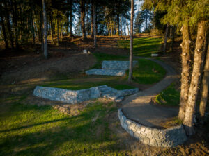 formless concrete retaining wall & hardscaping natural stone concrete