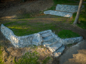 formless concrete retaining wall & hardscaping natural stone concrete