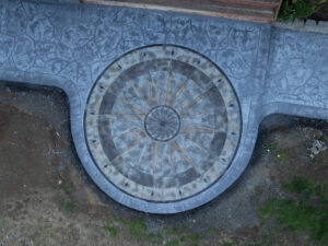 concrete medallion and flagstone patio