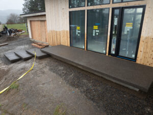 concrete medallion and flagstone patio