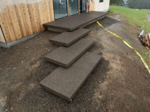 concrete medallion and flagstone patio
