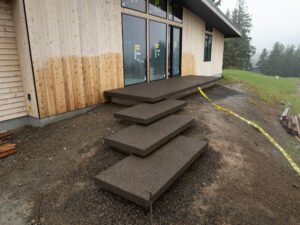 concrete medallion and flagstone patio