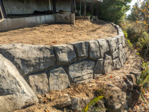 concrete retaining wall