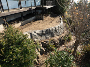 concrete retaining wall