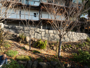 concrete retaining wall