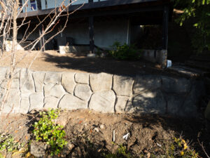 concrete retaining wall
