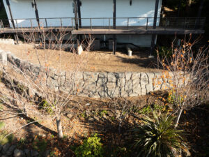 concrete retaining wall